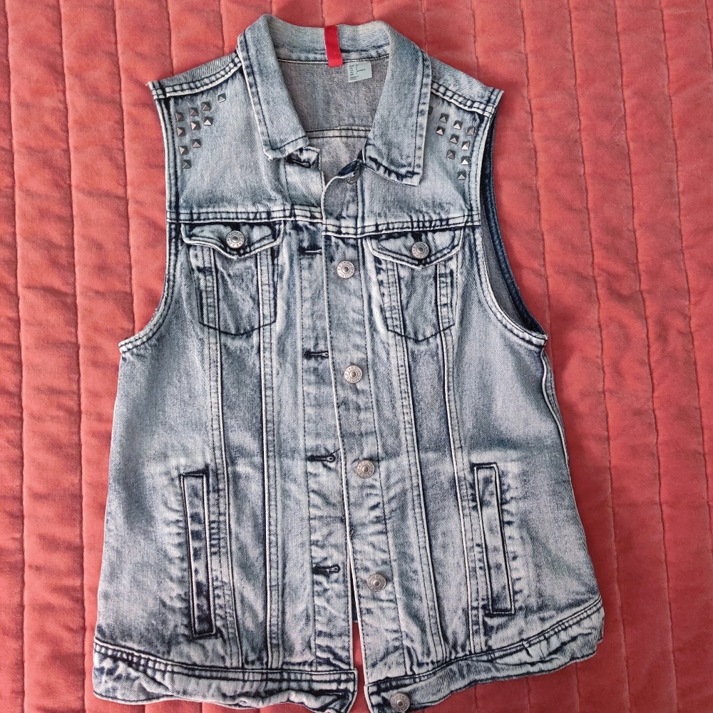 H&M Distressed Studded Light Wash Denim Jacket